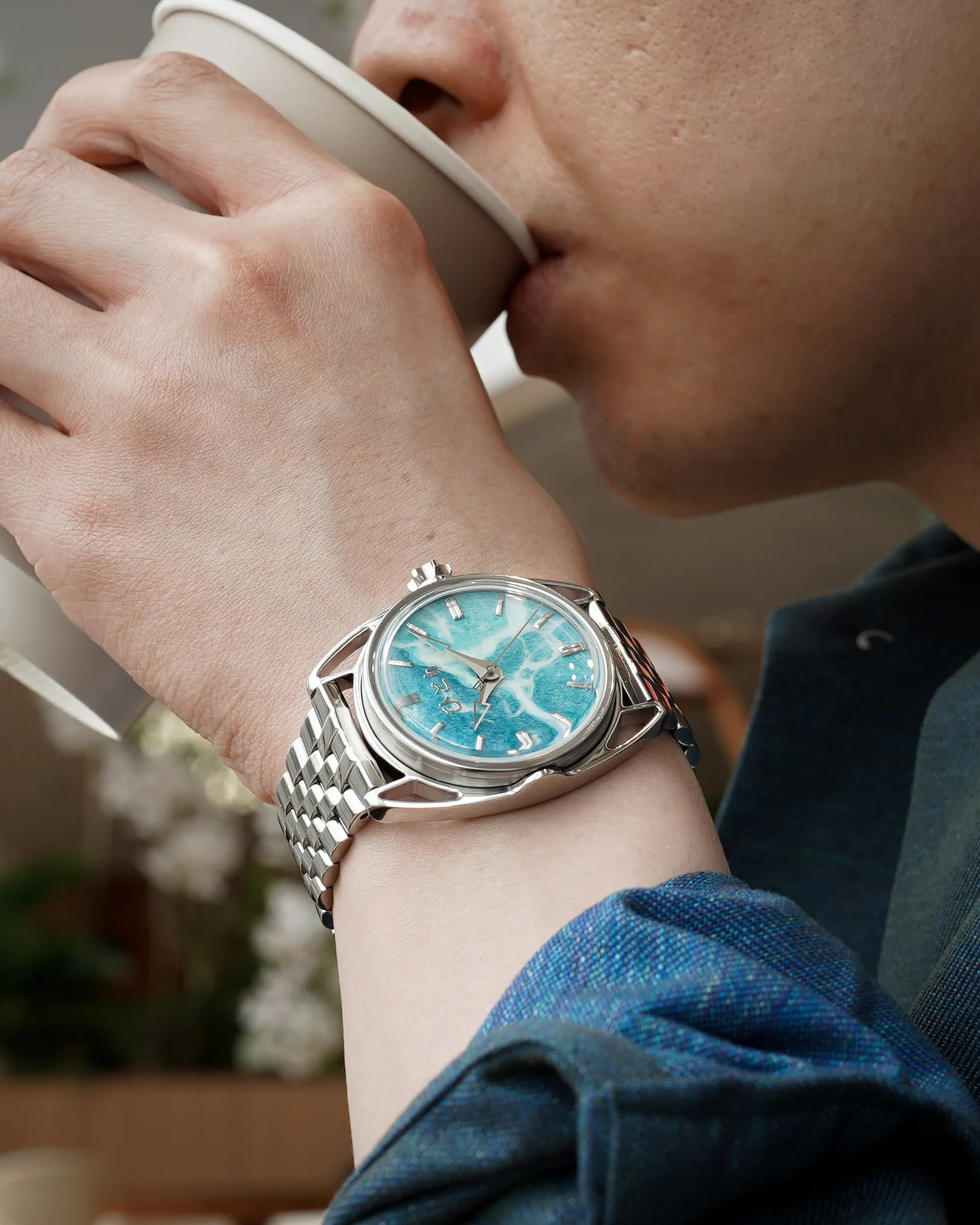 A Nexus Yuyake Nami Washi on the wrist