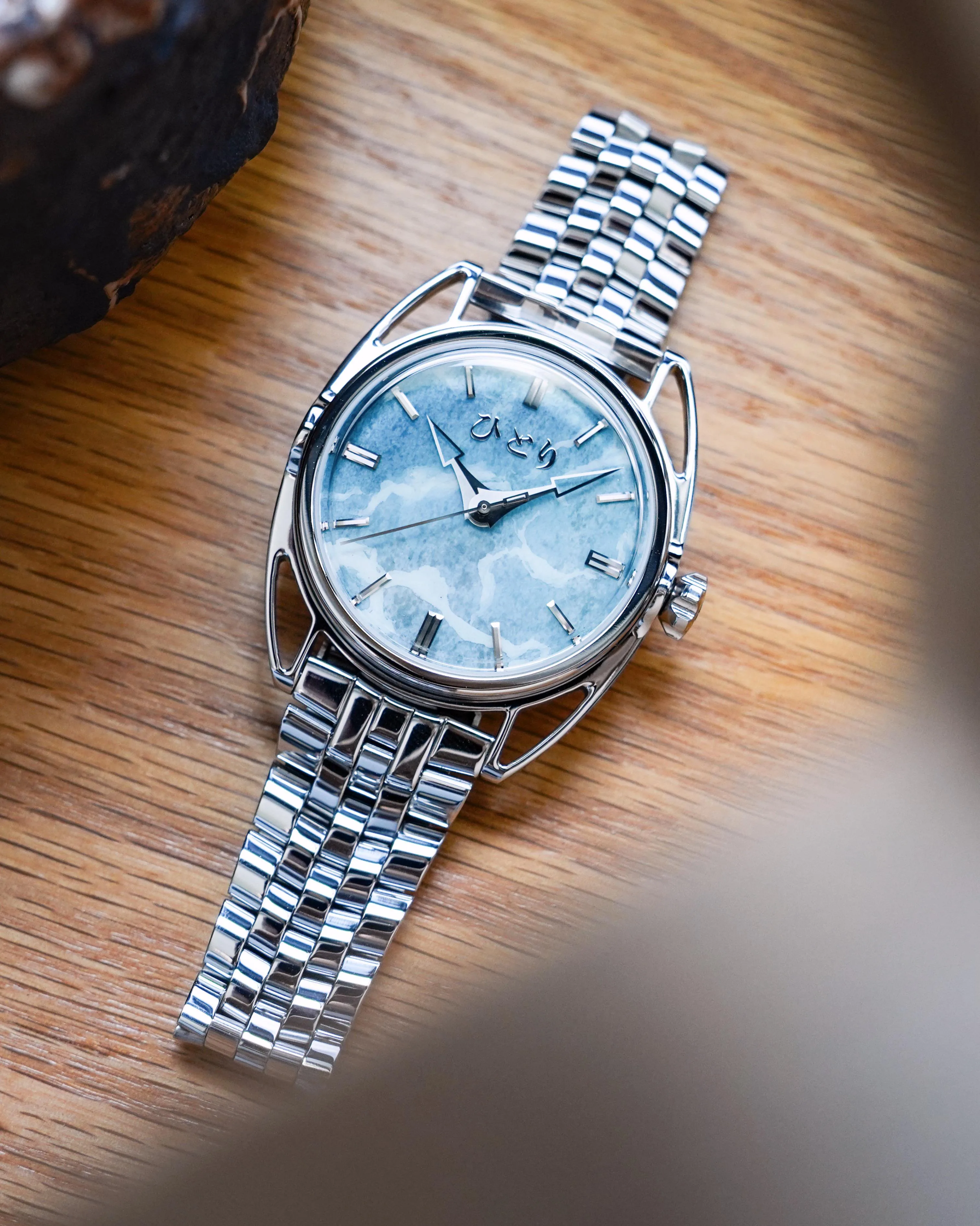 A Nexus Yuyake Nami Washi with its blue washi dial
